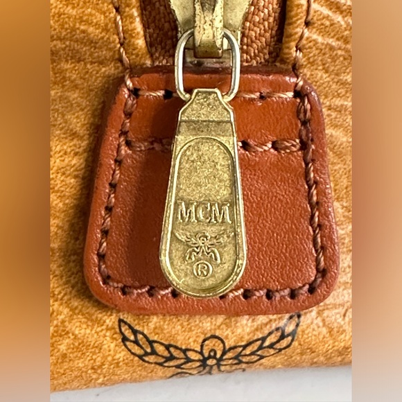 MCM Visetos Leather Vintage 2Way Shoulder Hand Bag - Picture 14 of 14